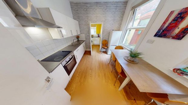 5 bedroom terraced house to rent - Photo 1
