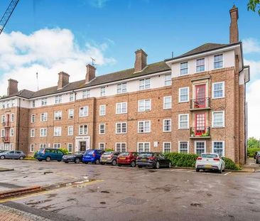 Bishopric Court, Horsham, RH12 - Photo 6