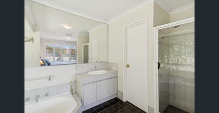 Spacious 4-Bedroom Family Home in Bibra Lake – Fully Furnished & Packed with Features - Photo 5