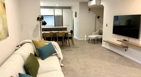 Beautifully Presented City Townhouse in Prime Hagley Park Location! - Photo 2
