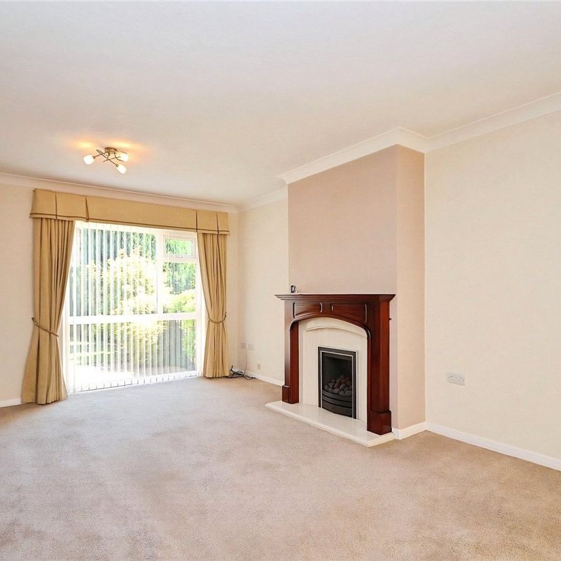 Springfield Park, Mirfield, West Yorkshire, WF14 - Photo 1