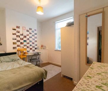 3 bedroom terraced house to rent - Photo 6