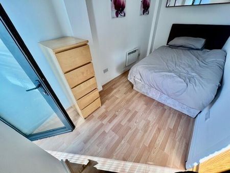 2 bedroom flat to rent - Photo 3