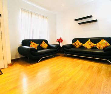 2 Bed Terraced House, Mayfield Road, E13 - Photo 2