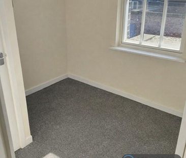 3 bedroom end of terrace house to rent - Photo 4