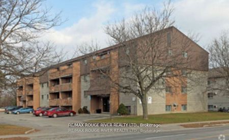 For Lease - 560 Bloor Street Unit# 202, Oshawa, Ontario - Photo 3