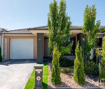 Charming, Convenient Living in Wyndham Vale! - Photo 5