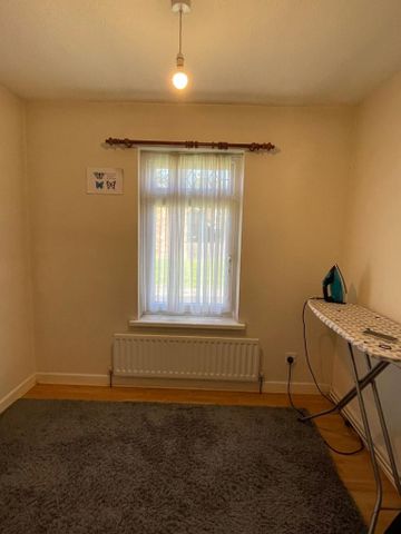 3 bedroom end of terrace house to rent - Photo 2