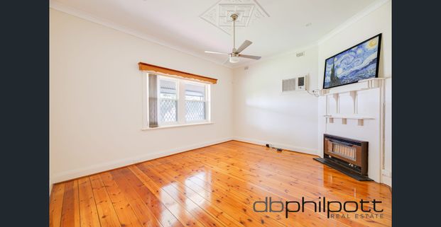 TWO BEDROOMS WITH STUDY - BONUS OF SOLAR PANELS - Photo 1