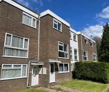 2 bedroom maisonette to rent - Photo 2