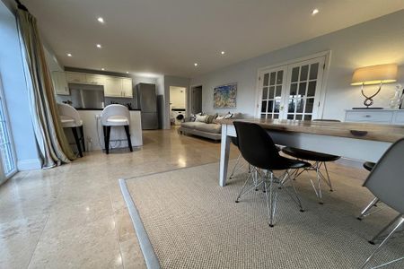 4 bedroom detached house to rent - Photo 3