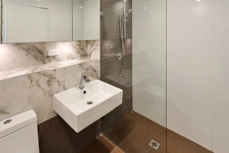 Spacious One bedroom Apartment plus Separate Study - Photo 5