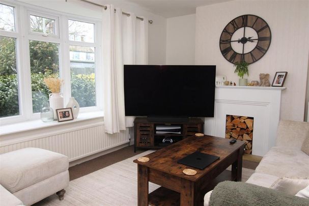 3 bedroom semi-detached house to rent - Photo 1