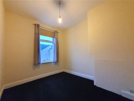 2 bed terraced house to rent in Hampton Road, Stockton-on-Tees, TS18 - Photo 2