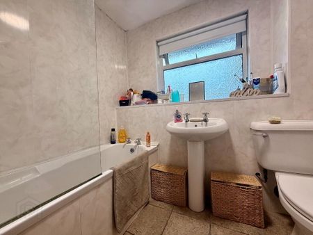 42 Drumard Drive, Lisburn, BT28 2HY - Photo 3