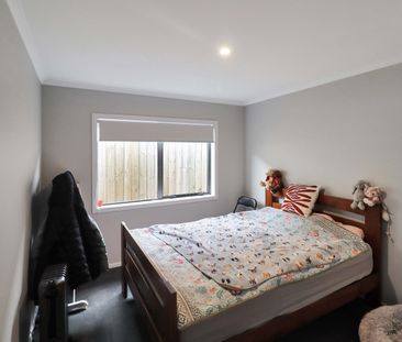 Modern Three-bedroom Home - Photo 2