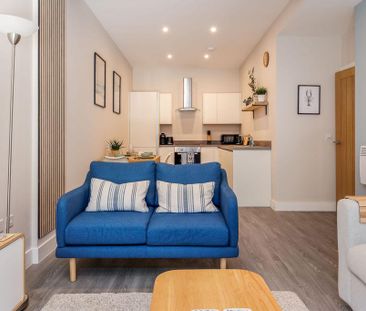 2 bedroom ground floor flat to rent - Photo 2