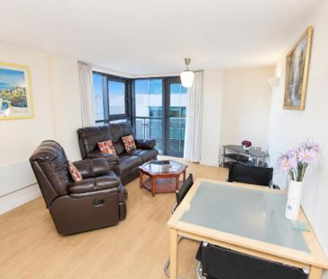 2 bedroom flat to rent - Photo 2
