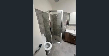 Semi-Furnished 3-Bedroom Home with Modern Features in Lightsview - Photo 3