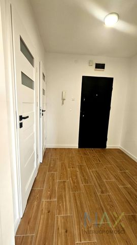 Swieżo wyremontowane 2 pokoje z dużym balkonem - Zdjęcie 3