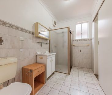 Free standing flat - Photo 4