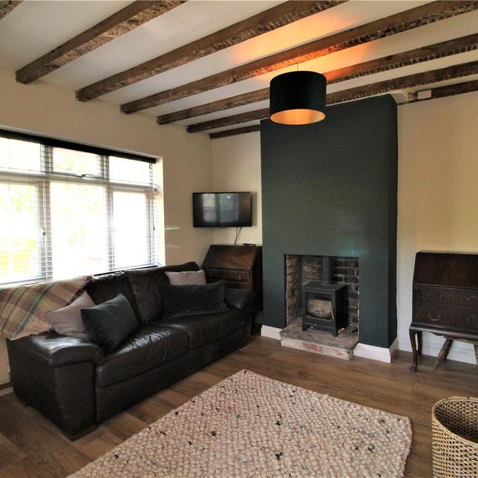 2 bedroom end of terrace house to rent - Photo 1