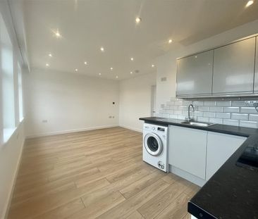 Blenheim Road, Harrow - Photo 2