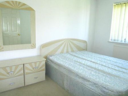 4 bedroom detached house to rent - Photo 4
