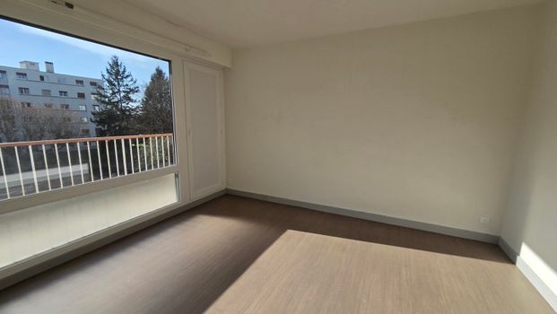 Location Appartement 3 pièces 70m² ST JEAN DE LA RUELLE 45140 - Photo 1