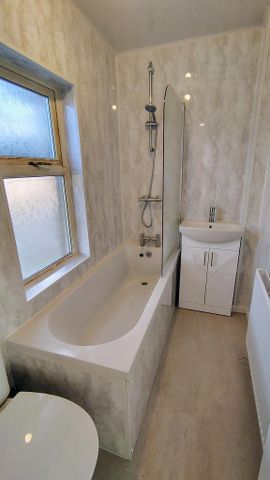 2 bedroom terraced house to rent - Photo 4