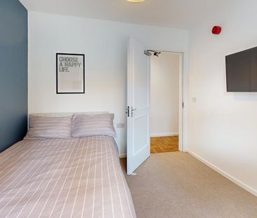 1 bedroom in a house share to rent - Photo 2