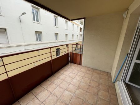 Appartement 30.5 m² - 1 pièce - Nîmes (30900) - Photo 3