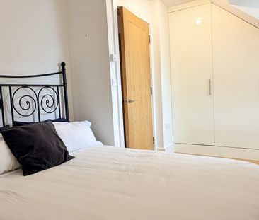 1 Bed Flat, St. Mildreds Road, SE12 - Photo 6