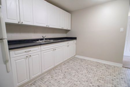 1-Bedroom Unit with Spacious Kitchen in St. Catharines! - Photo 4
