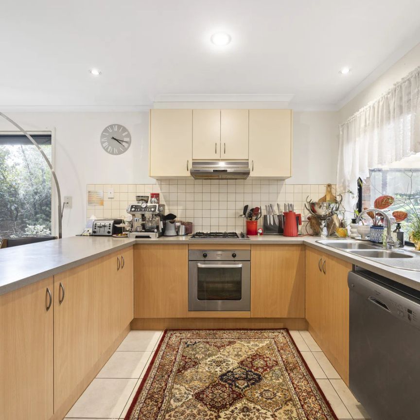 Comfortable 3-Bedroom Family Home with Excellent Entertaining Space! - Photo 1