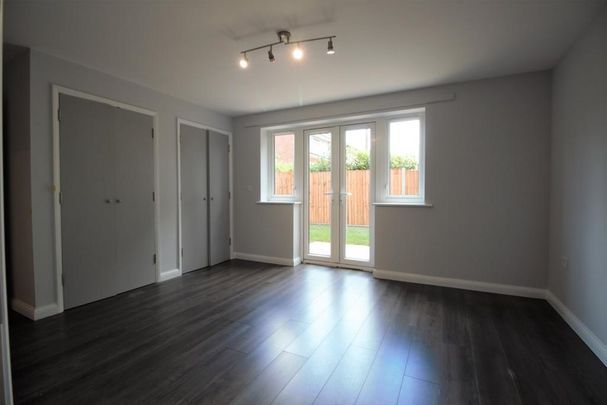 3 bedroom flat to rent - Photo 1