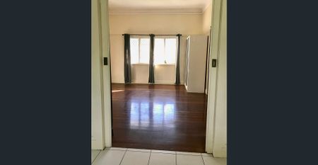 St. Lucia partly furnished house for rent. - Photo 2