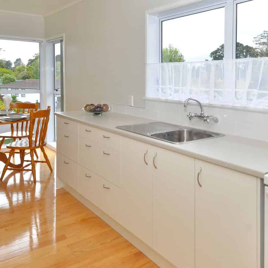 Tidy 3-Bedroom Home in Handy Manurewa Location - Photo 1
