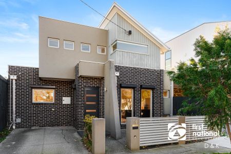 Stylish Two-Storey Living Minutes from Melbourne CBD - Photo 3