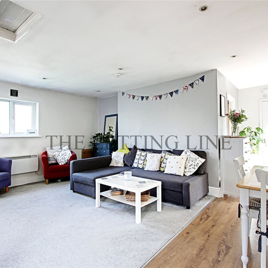 Uvedale Road, Enfield, Middlesex, EN2 6HD - Photo 1