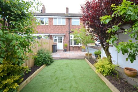 Robin Royd Drive, Mirfield, West Yorkshire, WF14 - Photo 3