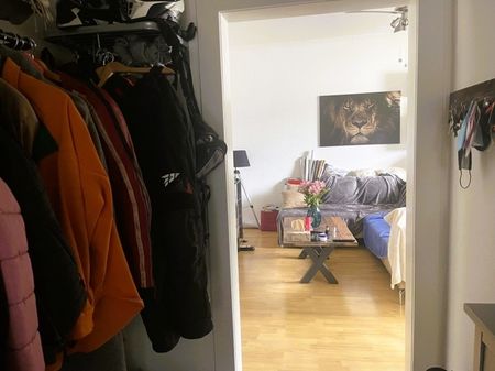 Schöne 2,5 Zimmer-Wohnung mit Einbauküche und Stellplatz in ruhiger und gepflegter Wohnlage - Foto 2