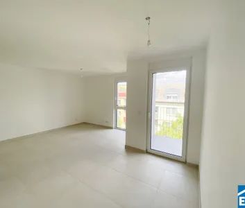 Lichtdurchflutete 2-Zimmer-Wohnung nahe U1 "Troststraße" - Foto 1