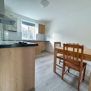 1 Bedroom Flat To Let - HP12 - Photo 2