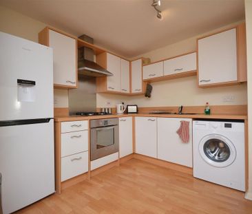 2 bedroom flat to rent - Photo 5