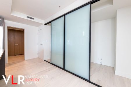 Condo in Downtown Vancouver, BC - Photo 2