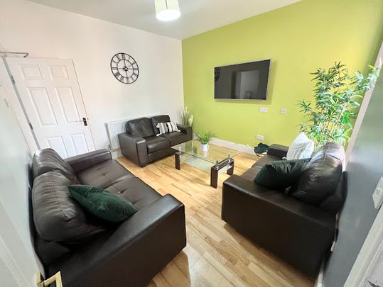 6 Bedrooms, 9 St George’s Road – Student Accommodation Coventry - Photo 1