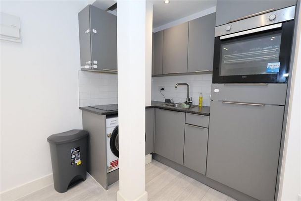 Studio to rent - Photo 1