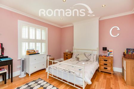 4 bedroom semi-detached house to rent - Photo 4