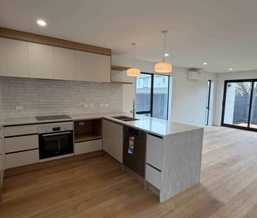 Brand New Modern Living: 3-Bed Townhouse in Pr... - Photo 1